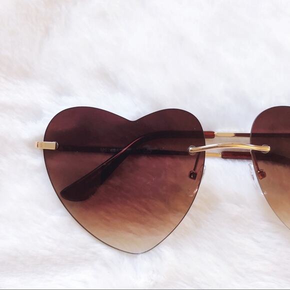 Miley Light Brown Gradient Heart Sunglasses - Picture 2 of 11